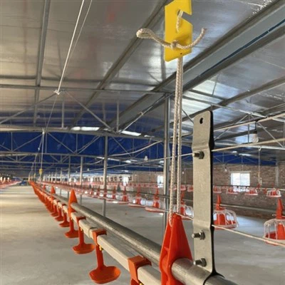 Cât des ar trebui să înlocuiesc tăvile de hrănire care se ridică la podea?